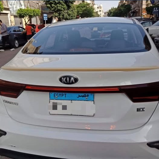 Rear trunk spoiler for grand cerato